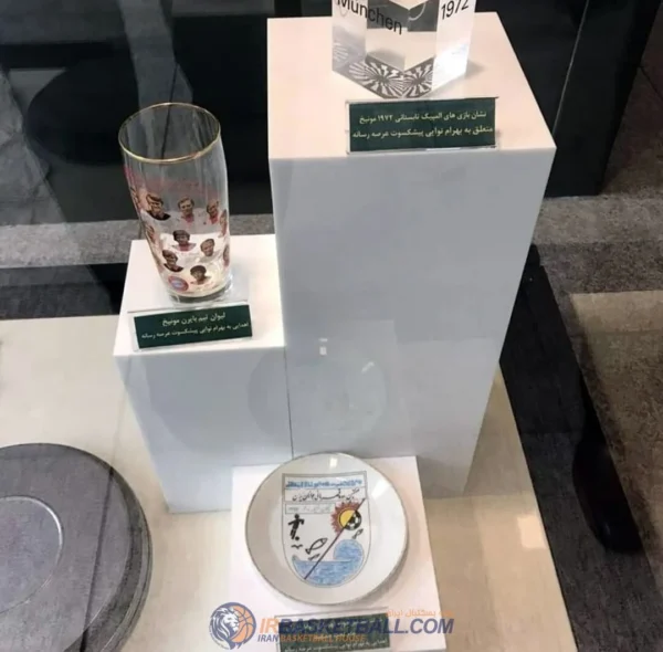 كاركردهاى رسانه اى در ورزش در گفت و گوى افشين رضاپور با مريم نوايى فعال رسانه اى در ورزش 1 2